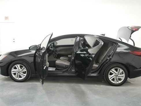 Used 2020 Hyundai Elantra SEL FWD image 19
