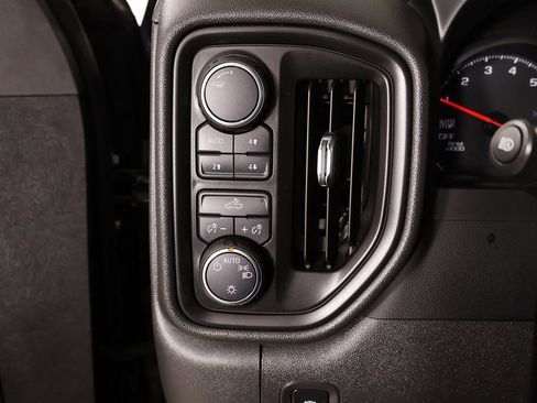 Used 2024 Chevrolet Silverado 1500 Custom Trail Boss w/ Dark Appearance Package image 7