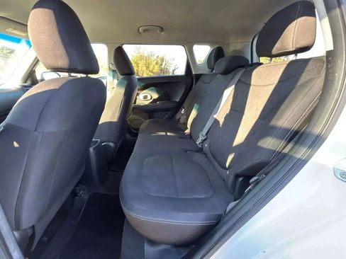 Used 2014 Kia Soul image 23