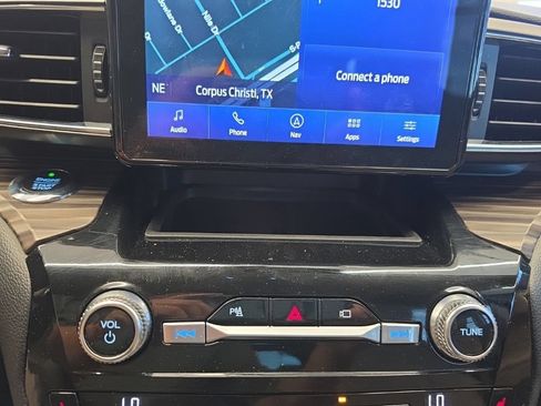 Used 2021 Ford Explorer Limited w/ Equipment Group 301A RWD image 24