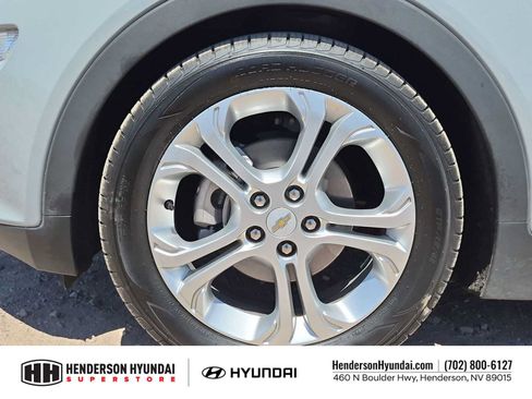 Used 2020 Chevrolet Bolt LT FWD image 13