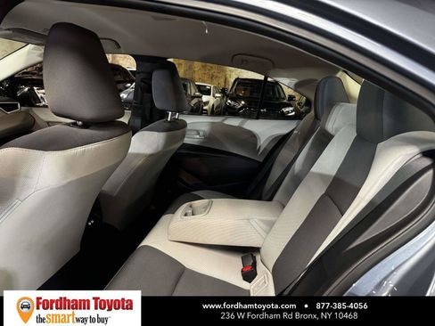 Used 2025 Toyota Corolla LE FWD image 12