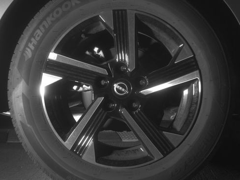 Used 2025 Nissan Sentra SV image 15