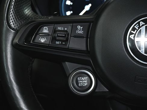Used 2024 Alfa Romeo Giulia Ti AWD/4WD image 32