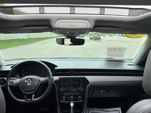 Used 2021 Volkswagen Passat 2.0T SE image 18