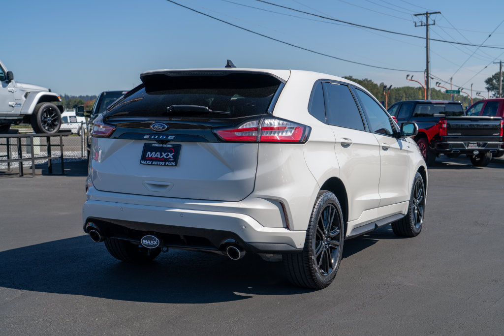 Used 2021 Ford Edge ST-Line w/ Class II Trailer Tow Package AWD/4WD image 8
