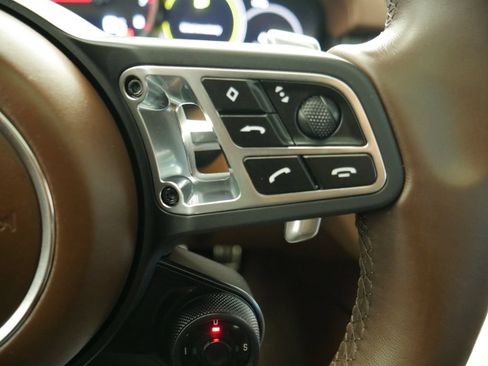 Certified 2023 Porsche Cayenne Turbo AWD/4WD image 36