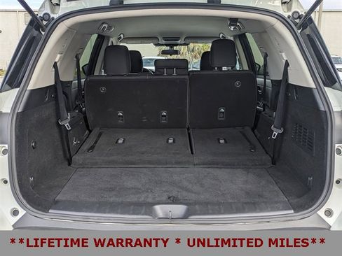 Used 2022 Nissan Pathfinder SV image 14