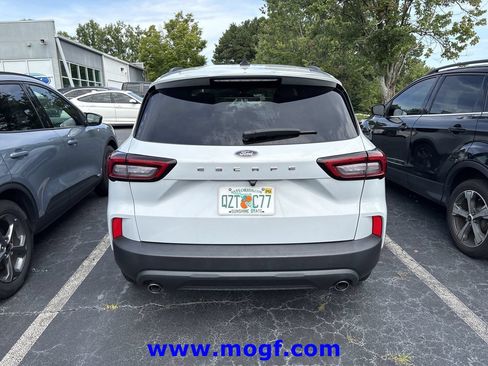 Used 2025 Ford Escape ST-Line FWD image 2