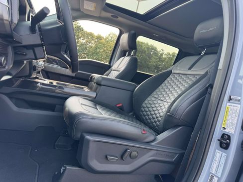 New 2026 Ford F250 Lariat w/ Black Appearance Package AWD/4WD image 17
