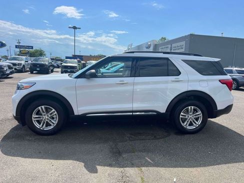 Used 2020 Ford Explorer XLT AWD/4WD image 9