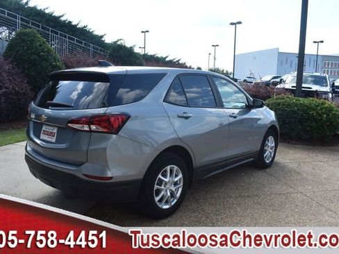Used 2023 Chevrolet Equinox LS w/ LS Convenience Package FWD image 11