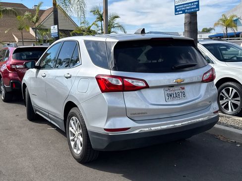 Used 2018 Chevrolet Equinox LT image 3