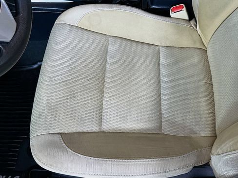 Used 2019 Toyota Corolla LE FWD image 19