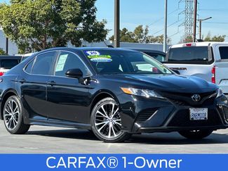 Used 2020 Toyota Camry SE video 2
