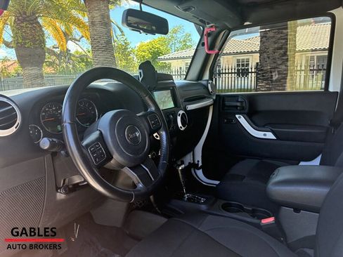 Used 2017 Jeep Wrangler Unlimited Sport w/ Quick Order Package 24S AWD/4WD image 12