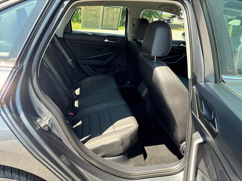 Used 2024 Volkswagen Jetta SE FWD image 37