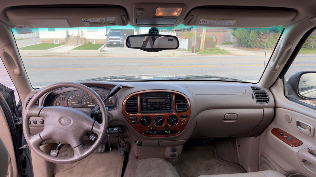 Used 2001 Toyota Tundra Limited w/ Off-Road Pkg AWD/4WD image 10