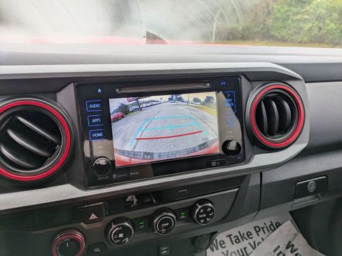 Used 2017 Toyota Tacoma SR5 image 23