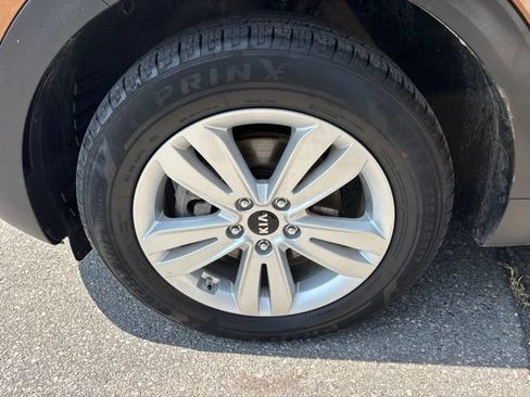 Used 2019 Kia Sportage LX AWD/4WD image 25