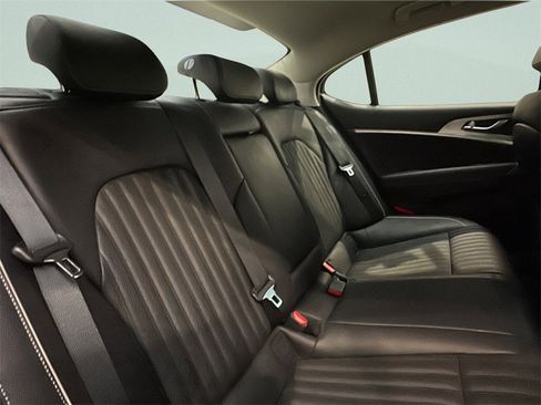 Used 2021 Genesis G70 2.0T w/ Elite Package image 11