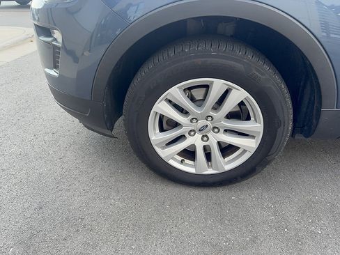 Used 2018 Ford Explorer XLT w/ Equipment Group 202A AWD/4WD image 4