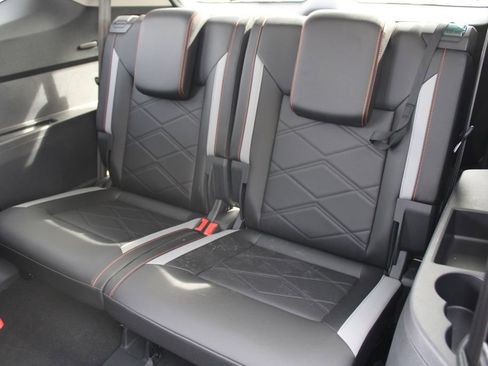 Certified 2025 Volkswagen Atlas Peak Edition SE AWD/4WD image 23