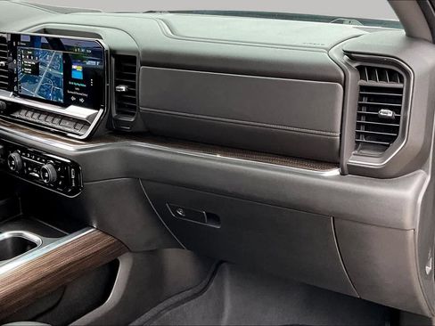 Used 2023 Chevrolet Silverado 1500 RST w/ Redline Edition AWD/4WD image 19
