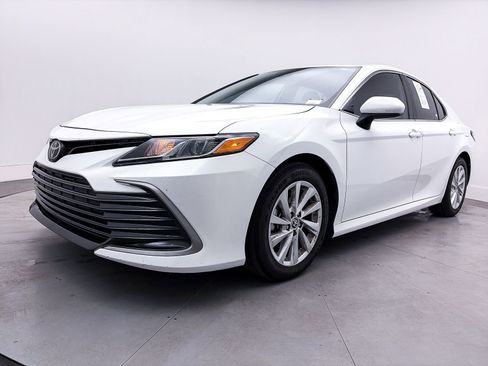 Used 2023 Toyota Camry LE image 11