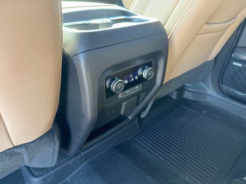 Used 2026 Buick Enclave Preferred w/ Power Package AWD/4WD image 17