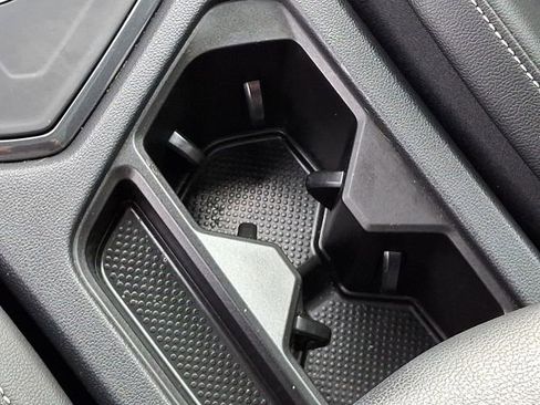 Used 2024 Volkswagen Tiguan SE R-Line image 28