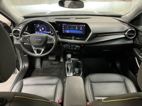 Used 2025 Chevrolet Trax ACTIV FWD image 19