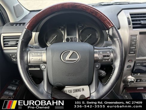 Used 2017 Lexus GX 460 Premium image 3