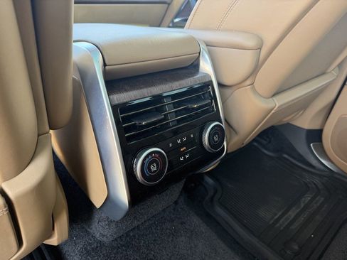 Used 2023 Land Rover Range Rover SE image 17