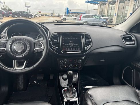 Used 2019 Jeep Compass Limited AWD/4WD image 12