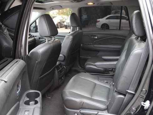 Used 2017 Honda Pilot Elite image 25