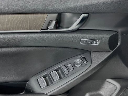 Used 2020 Honda Accord Touring image 19