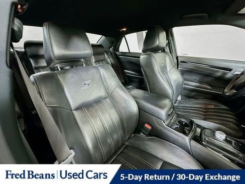Used 2019 Chrysler 300 S image 29