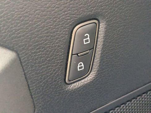 Used 2020 Ford F150 Raptor image 12