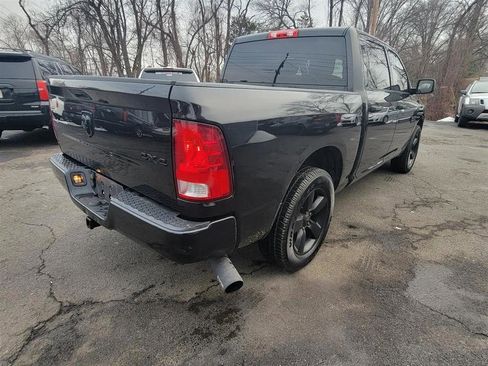Used 2018 RAM 1500 Express w/ Black Ram 1500 Express Group image 9