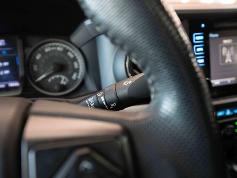 Used 2019 Toyota Tacoma TRD Off-Road image 14