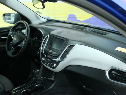 Used 2019 Chevrolet Equinox LS w/ LS Convenience Package image 12