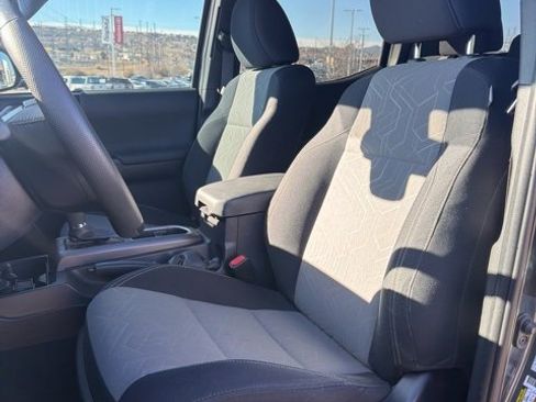 Used 2023 Toyota Tacoma TRD Off-Road image 17