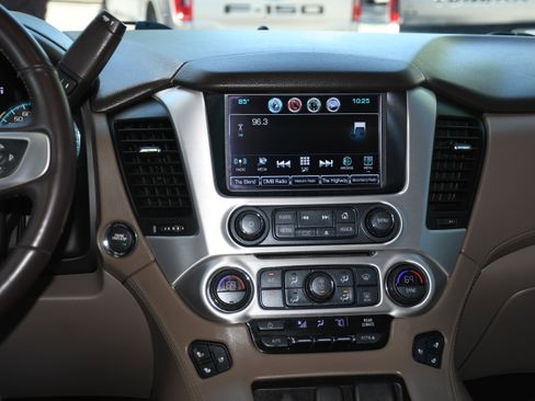 Used 2017 GMC Yukon SLT RWD image 18
