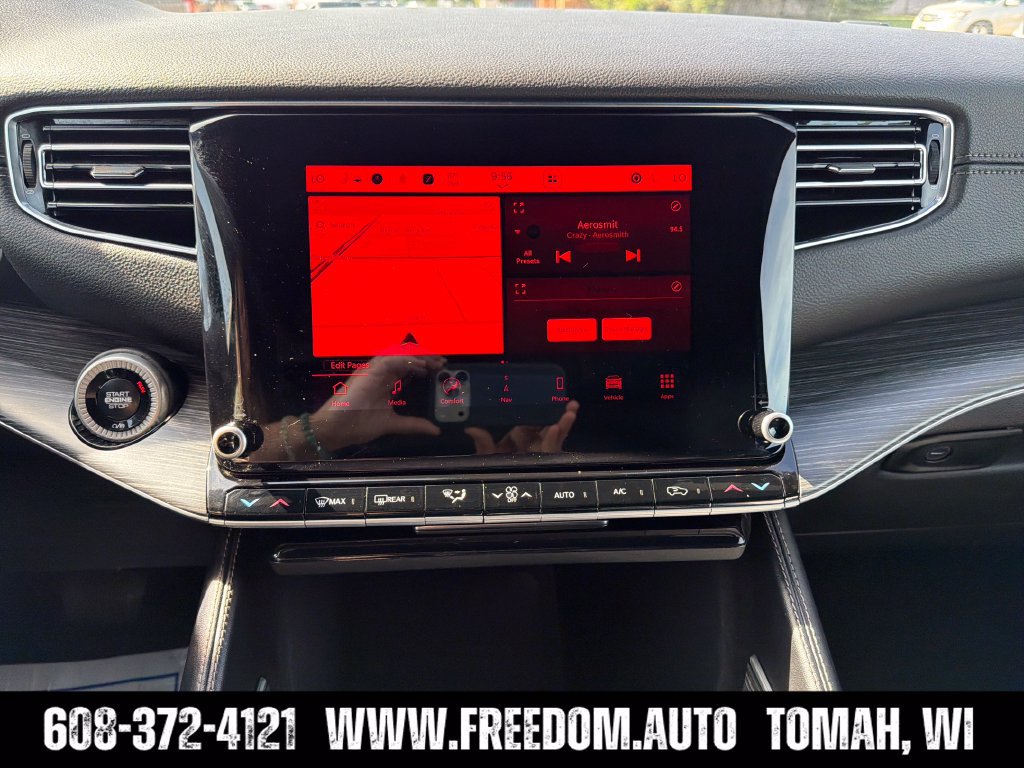Used 2024 Jeep Wagoneer L Series II w/ Flexible Seating Group AWD/4WD image 18