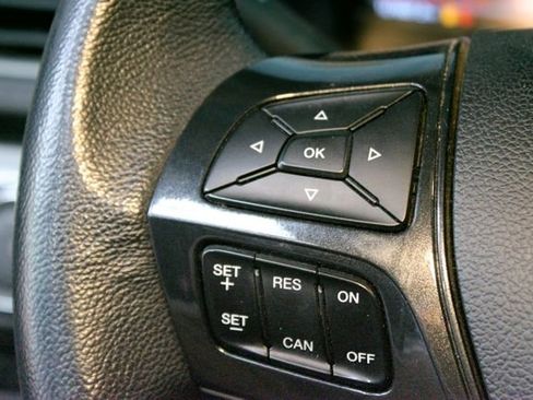 Used 2018 Ford Explorer XLT w/ Equipment Group 202A AWD/4WD image 23