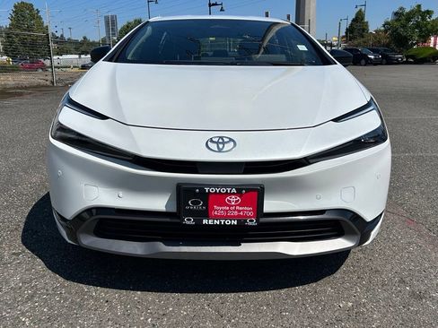 Certified 2024 Toyota Prius XLE FWD image 2