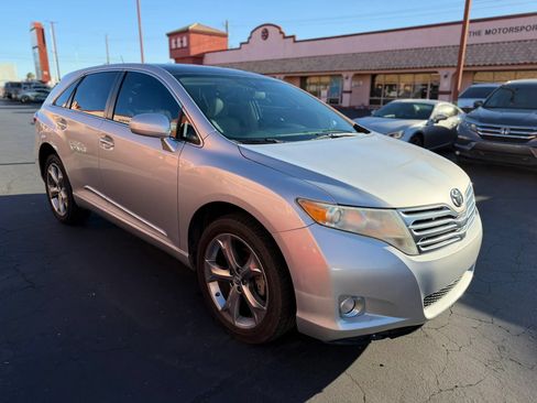 Used 2011 Toyota Venza w/ Leather Pkg FWD image 4