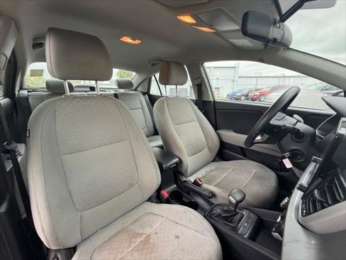 Used 2023 Kia Rio S FWD image 11
