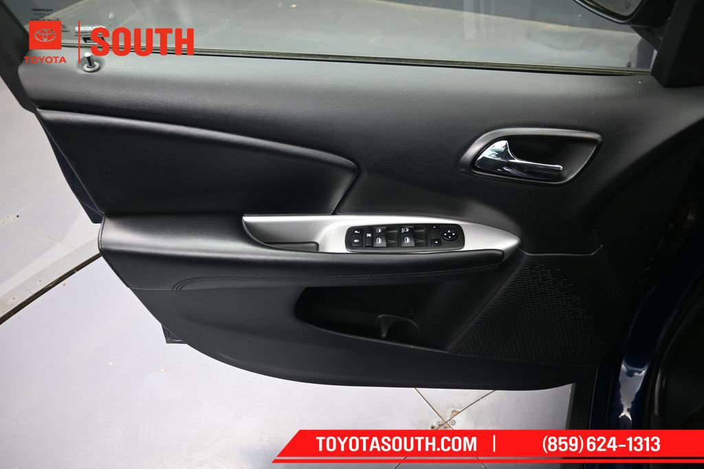Used 2018 Dodge Journey SE w/ Connectivity Group FWD image 24